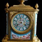 Bronzov hodiny s miniaturami