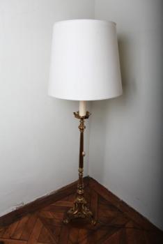 Mosazn stojac lampa s foralnm zdobenm