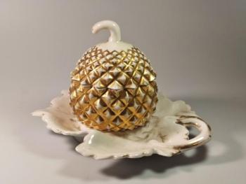 Porcelnov dza ve tvaru ananasu 