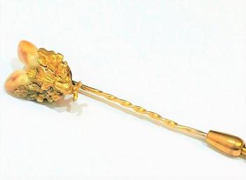 Zlat jehlice s loveckou tmatikou