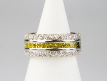 Zlat prsten s barevnmi diamanty