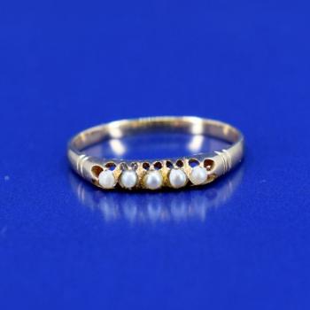 Zlat prsten s perlikami