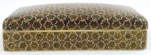 Krabička s ornamentem Khatam Kari Krabička s ornamentem Khatam Kari