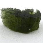 Obdélný klenutý přírodní vltavín - 2,44 gramů Obdélný klenutý přírodní vltavín - 2,44 gramů