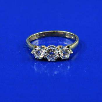 Zlatý prsten s brilianty Zlatý prsten s brilianty