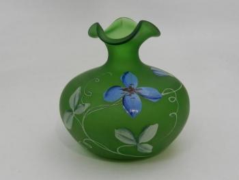 Secesní matovaná zelená váza - Čechy Secesní matovaná zelená váza - Čechy