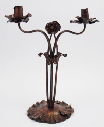 Secesní měděný svícen s květy Secesní měděný svícen s květy