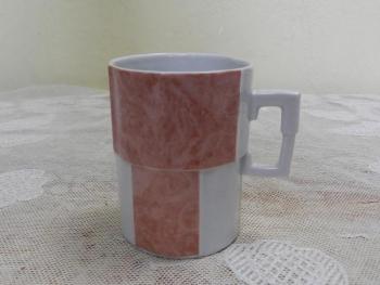 Kubistický hrnek - Sympo Dubí, signováno Kubistický hrnek - Sympo Dubí, signováno