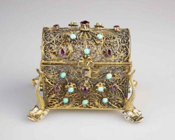 Stříbrná vídeňská truhlička s polodrahokamy Stříbrná vídeňská truhlička s polodrahokamy