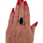 STŘÍBRNÝ ART DECO PRSTEN S OVÁLNÝM ONYXEM STŘÍBRNÝ ART DECO PRSTEN S OVÁLNÝM ONYXEM