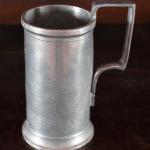 Soubor cínového nádobí z 19. století Soubor cínového nádobí z 19. století