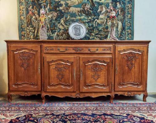 Lutyšská starožitná komoda z masivního dubu Lutyšská starožitná komoda z masivního dubu