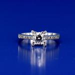 Bílozlatý trojdílný prsten s brilianty, 2000, Česká Republika Bílozlatý trojdílný prsten s brilianty, 2000, Česká Republika