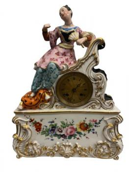 Porcelánové hodiny - Dívka na pohovce Porcelánové hodiny - Dívka na pohovce