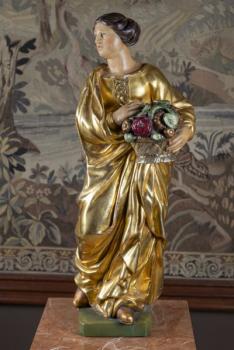 204. Dívka s košem květů 204. Dívka s košem květů