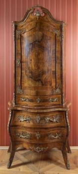 104. Skříň v rokokovém stylu 104. Skříň v rokokovém stylu