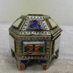 Mosazná orientální dózička / šperkovnice Mosazná orientální dózička / šperkovnice