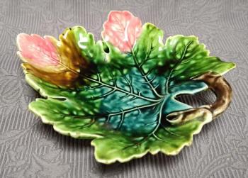 Miska v podobě listu Miska v podobě listu