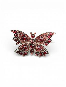 Granátová brož - motýl Granátová brož - motýl