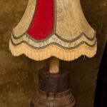 Starožitná lampa z náboje dřevěné loukoťě Starožitná lampa z náboje dřevěné loukoťě