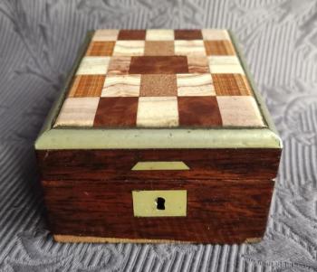 Krabička hodinky,Karlovarská mozaika, Karlovy Vary Krabička hodinky,Karlovarská mozaika, Karlovy Vary