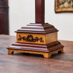 Starožitný stolní krucifix z masivního mahagonu Starožitný stolní krucifix z masivního mahagonu