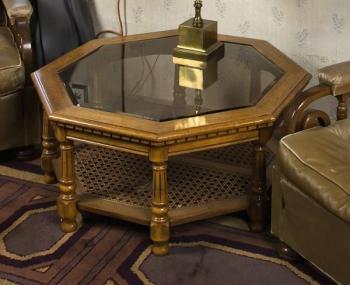 Oktogonální konferenční stolek z masivního dubu  Oktogonální konferenční stolek z masivního dubu