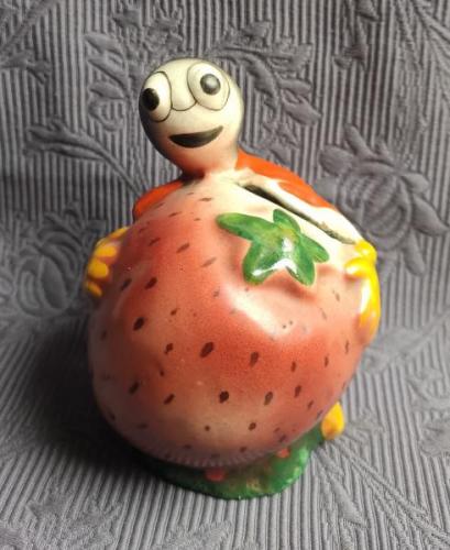 Ferda mravenec , pokladnička, zn. JT (Jitona ?)  Ferda mravenec , pokladnička, zn. JT (Jitona ?)