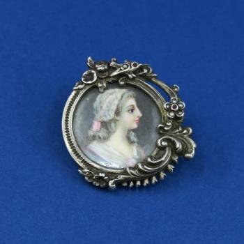 STŘÍBRNÁ BROŽ S MINIATUROU STŘÍBRNÁ BROŽ S MINIATUROU