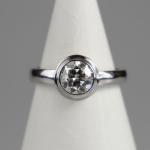 Zlatý prsten s diamantem Zlatý prsten s diamantem