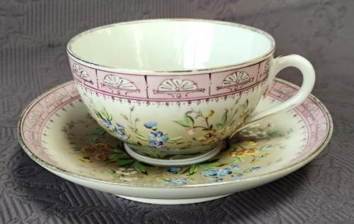 Šálek s podšálkem, zn. Pirkenhammer   Šálek s podšálkem, zn. Pirkenhammer