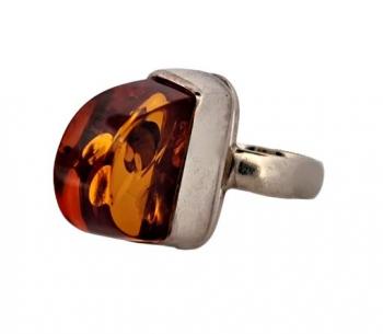 STŘÍBRNÝ EXTRAVAGANTNÍ PRSTEN ”JANTAROVÝ BONBON” STŘÍBRNÝ EXTRAVAGANTNÍ PRSTEN ”JANTAROVÝ BONBON”