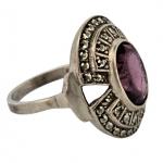 Stříbrný  prsten s fialovým kamenem a markazity Stříbrný  prsten s fialovým kamenem a markazity