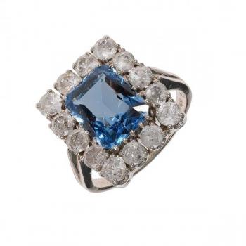 Zlatý prsten s brilianty a modrým spinelem  Zlatý prsten s brilianty a modrým spinelem