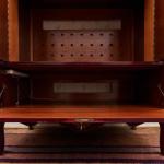 Televizní skříň s mramorovou deskou  Televizní skříň s mramorovou deskou