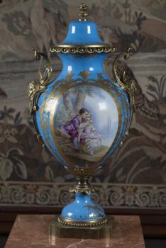 191. Váza v empírovém stylu 191. Váza v empírovém stylu