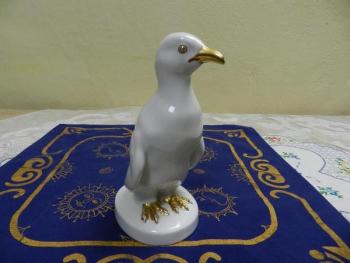 Bílá zlacená soška, tučňák - koncern Epiag Bílá zlacená soška, tučňák - koncern Epiag