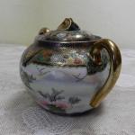 Bohatě zdobená cukřenka - Satsuma, Japonsko Bohatě zdobená cukřenka - Satsuma, Japonsko