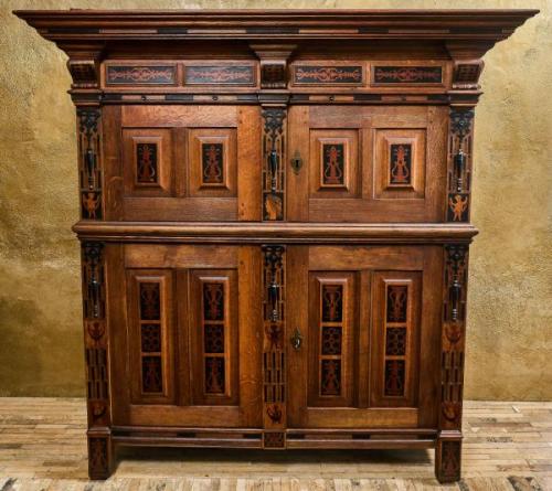 Holandská renesanční skříň (”Beeldenkast”) 17. st  Holandská renesanční skříň (”Beeldenkast”) 17. st