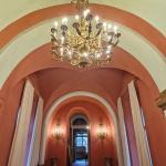 Starožitný zámecký lustr na 24 žárovek Starožitný zámecký lustr na 24 žárovek