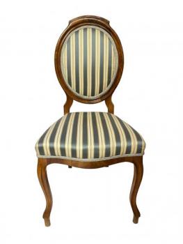 Původní biedermeierovské křeslo kolem roku 1870 Původní biedermeierovské křeslo kolem roku 1870