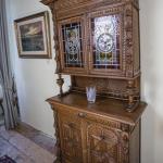 Neorenesanční skříň s vitráží Neorenesanční skříň s vitráží