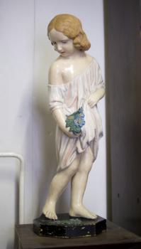 Keramická socha dívky Keramická socha dívky