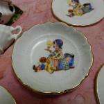 Dětské nádobí, sada - Victoria, Stará Role, 1919 Dětské nádobí, sada - Victoria, Stará Role, 1919