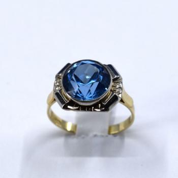 Zlatý art deco prsten se syntetickým akvamarínem Zlatý art deco prsten se syntetickým akvamarínem
