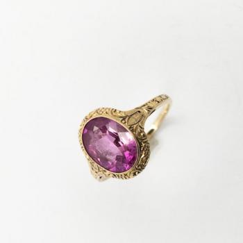 Starožitný zlatý prsten s růžovým kamenem  Starožitný zlatý prsten s růžovým kamenem