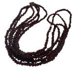 Třířadý granátový náhrdelník Třířadý granátový náhrdelník