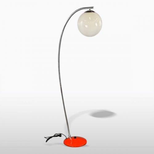Stojací chromovaná lampa, 1965 Stojací chromovaná lampa, 1965