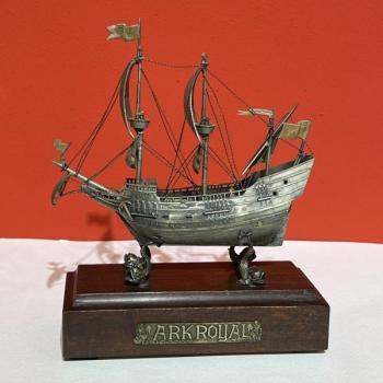 STŘÍBRNÝ MODEL, PLACHETNICE STŘÍBRNÝ MODEL, PLACHETNICE