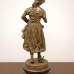 Bronzová socha mladé dívky, Ernest Rancoulet Bronzová socha mladé dívky, Ernest Rancoulet